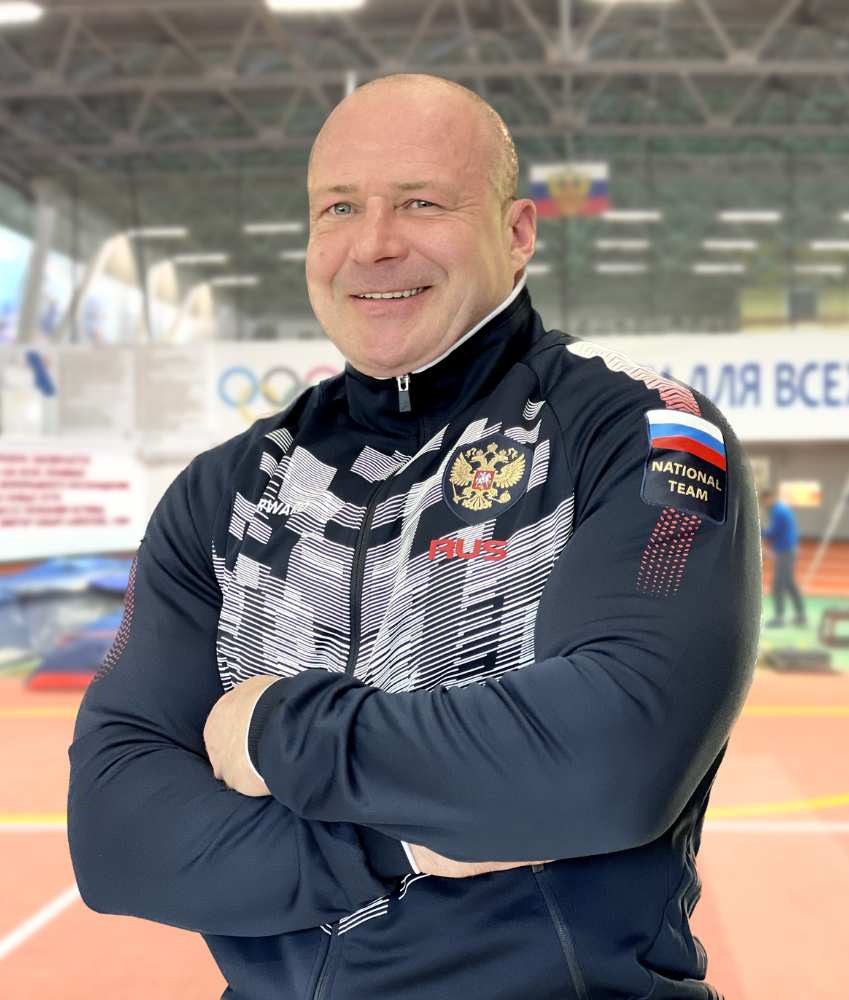 Богатов Виталий — тренер тренажёрного зала Алексеева